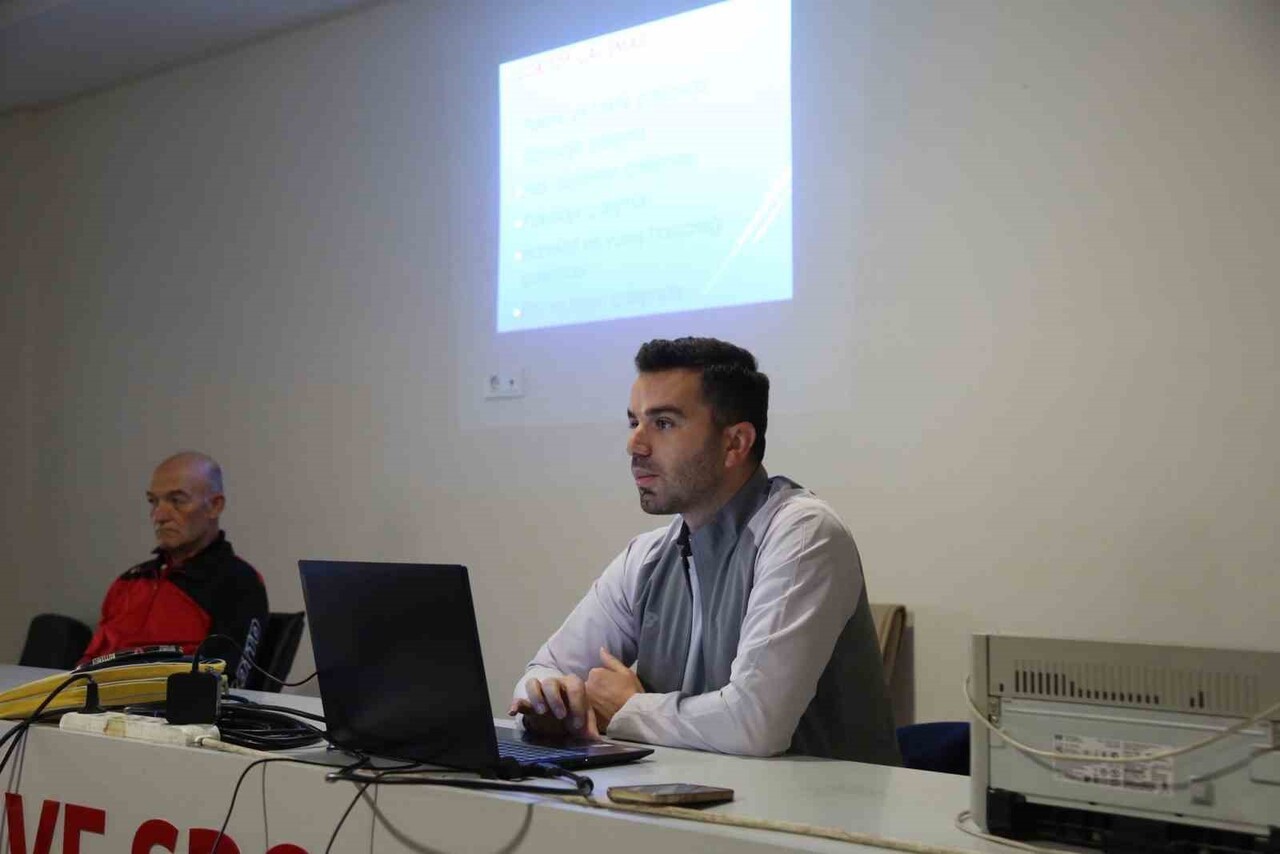 MUĞLA'DA MASA TENİSİ HEYECANI YENİ ANTRENÖRLER YETİŞİYOR