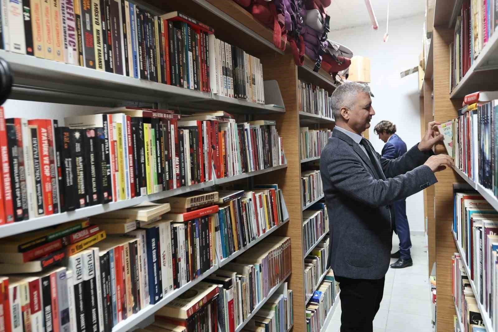 MUĞLA BÜYÜKŞEHİR BELEDİYESİ “MUĞLA OKUYOR, MUĞLA PAYLAŞIYOR” KİTAP BAĞIŞ KAMPANYASI İLE 5 BİN 200...