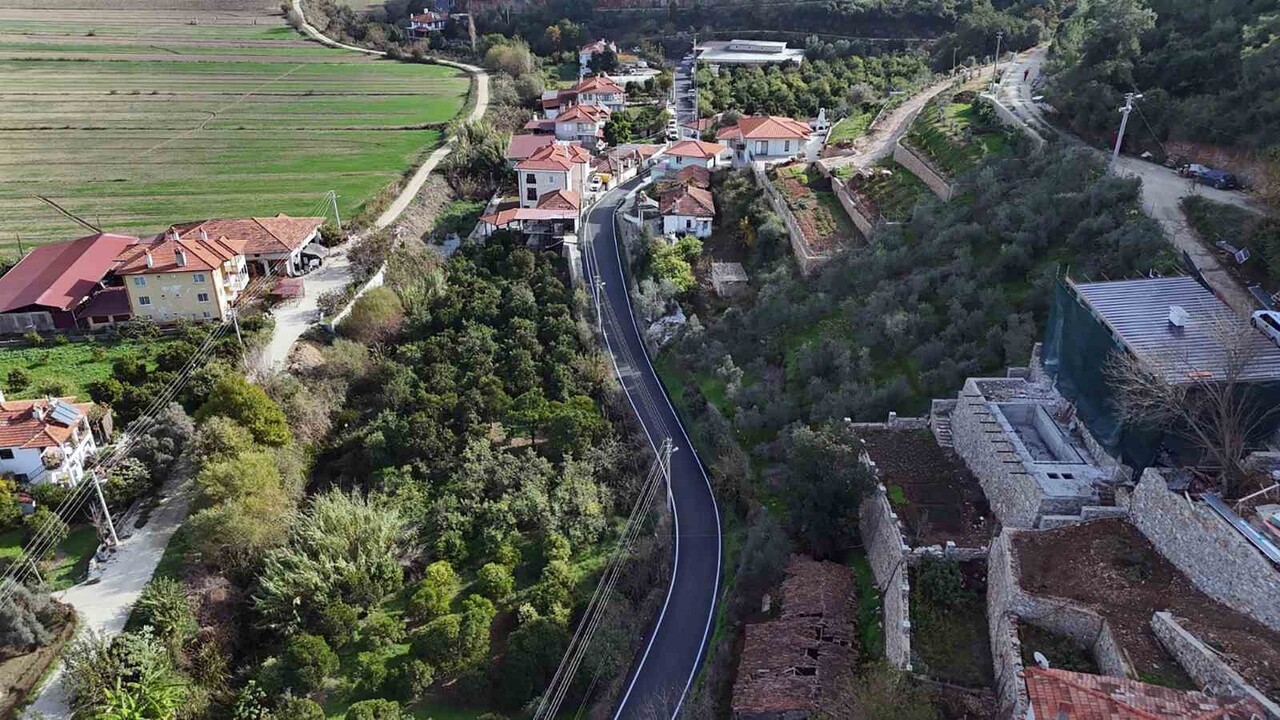 MUĞLA BÜYÜKŞEHİR, ŞİRİNKÖY-AKÇAPINAR YOLUNU YENİLEDİ