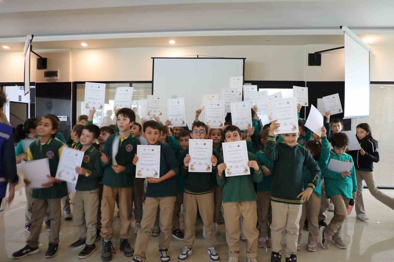 MUĞLA’DA ZEYTİNYAĞI BİLİNCİ ÇOCUK YAŞTA FİLİZLENİYOR