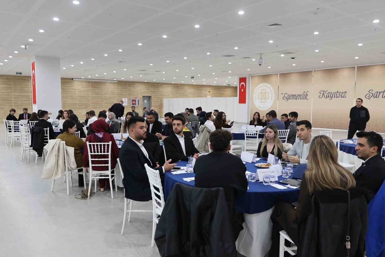 MUĞLA’NIN GENÇLERİ YEREL YÖNETİMDE SÖZ SAHİBİ OLUYOR