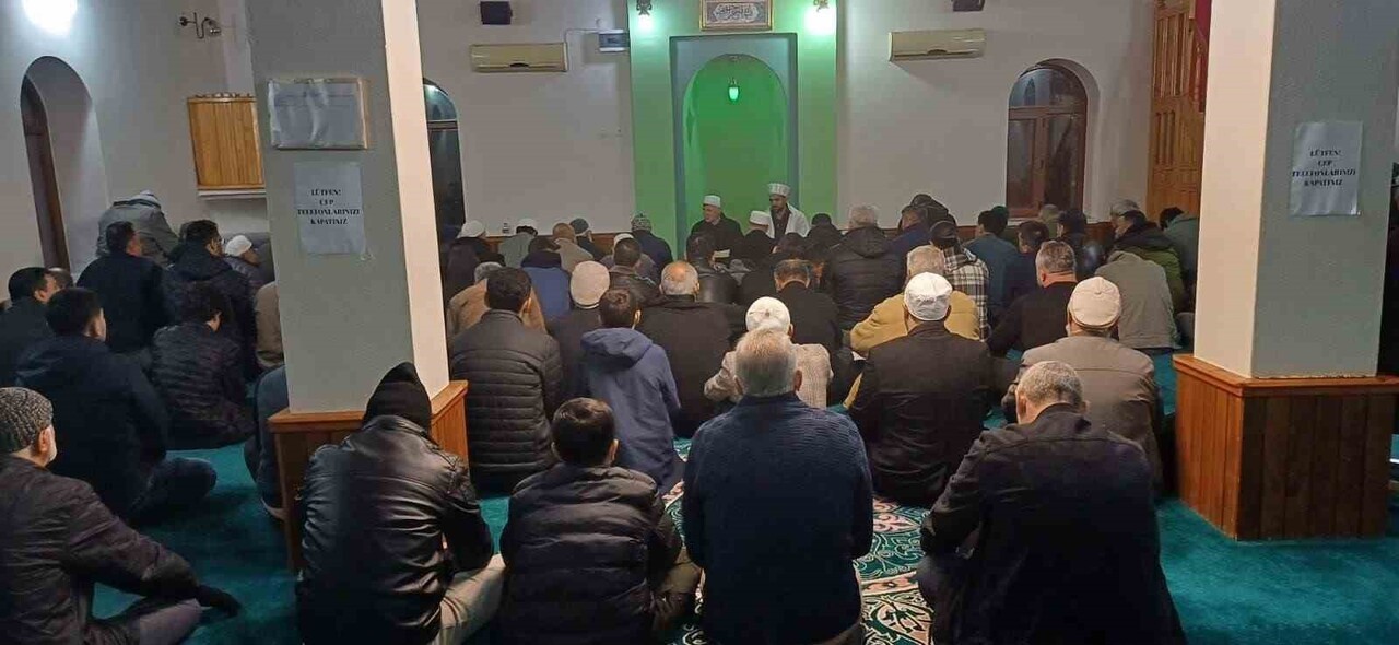 MUĞLA’NIN KÖYCEĞİZ İLÇESİ DÖĞÜŞBELEN MERKEZ CAMİİ’NDE SABAH NAMAZI BULUŞMASI...
