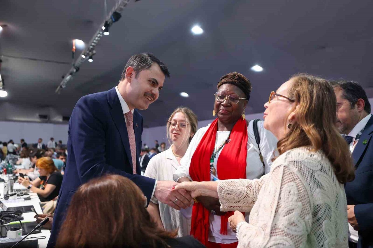 MURAT KURUM, COP30'A KATILMAK ÜZERE BULUNDUĞU BREZİLYA'NIN BELEM KENTİNDEKİ TEMASLARDA BULUNDU