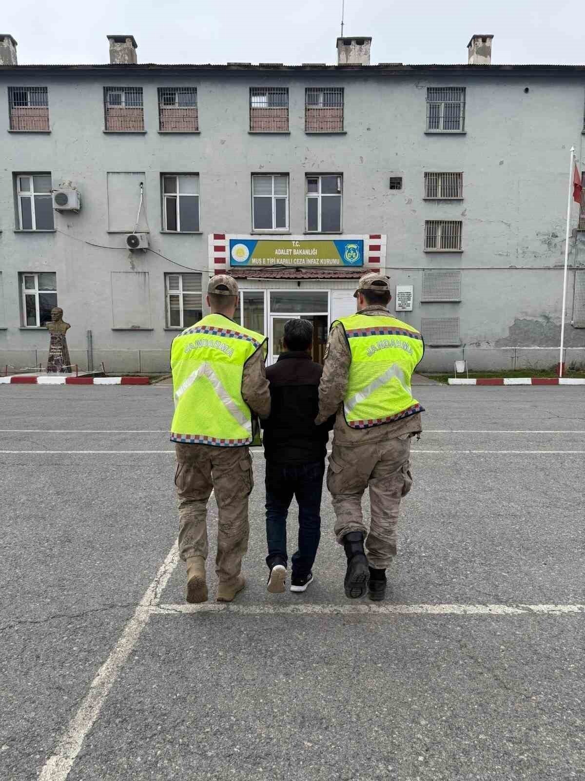 MUŞ’TA JANDARMA EKİPLERİ, “KİŞİYİ HÜRRİYETİNDEN YOKSUN KILMA” SUÇUNDAN HAKKINDA 5 YIL KESİNLEŞMİŞ...