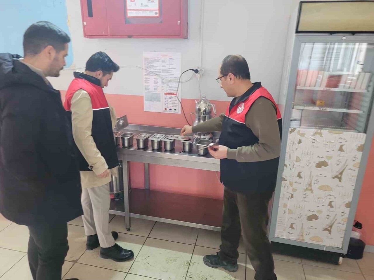 MUŞ’UN BULANIK İLÇE TARIM VE ORMAN MÜDÜRLÜĞÜ EKİPLERİ, GIDA ÜRÜNÜ SATIŞI YAPAN İŞLETME VE...