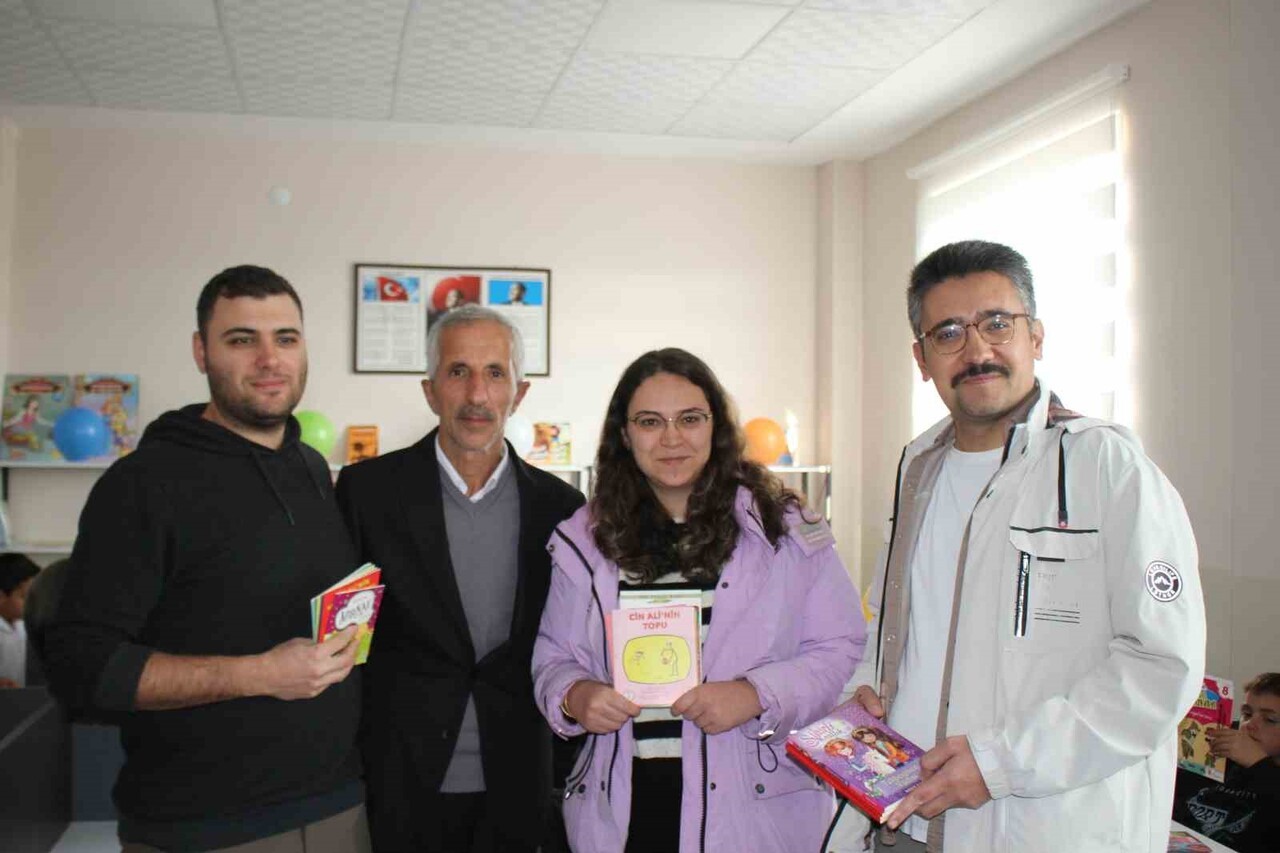 MUŞ’UN MALAZGİRT İLÇESİNDEKİ MALAZGİRT İLKOKULU, UZUN SÜREDİR EKSİKLİĞİ HİSSEDİLEN KÜTÜPHANESİNE...