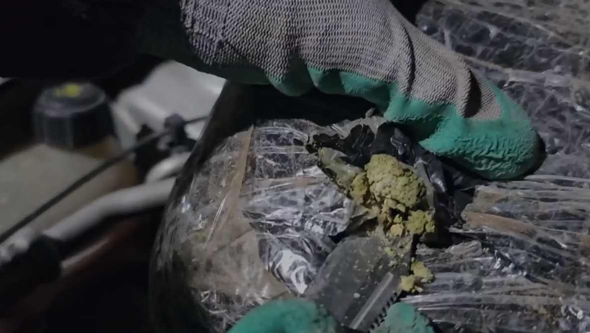 NARKOTİK EKİPLERİ AĞRI’DA UYUŞTURUCU TACİRLERİNE GEÇİT VERMEDİ, 3 KİLO 154 GRAM SKUNK ELE...