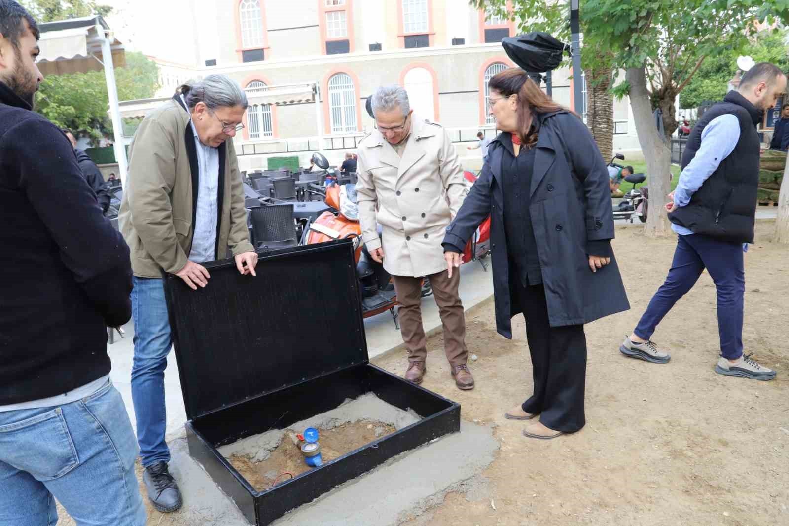 NAZİLLİ BELEDİYE BAŞKANI DR. ERTUĞRUL TETİK, SABAH MESAİSİNE SAHADA BAŞLADI. KENT MERKEZİNDE...