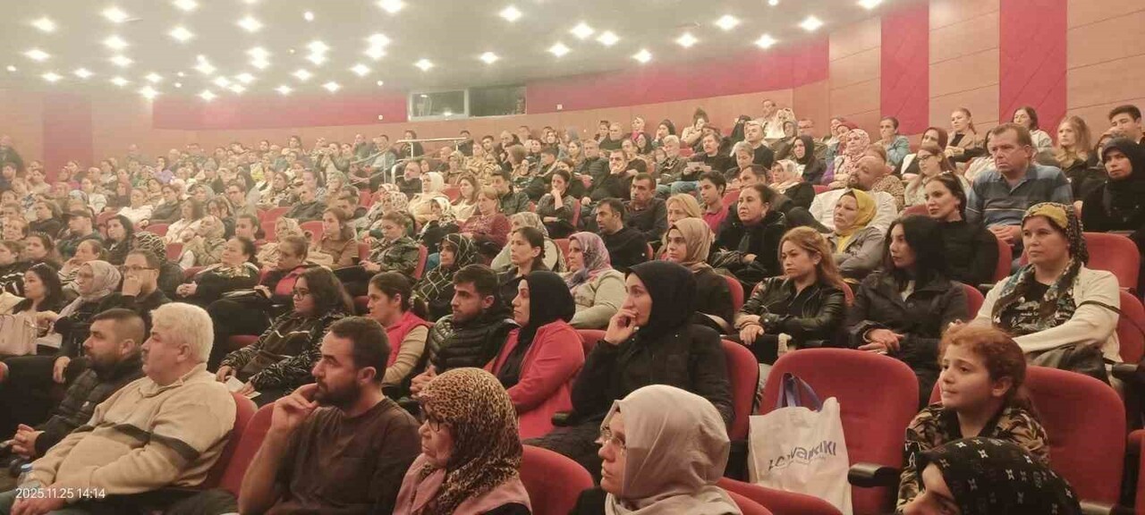 NAZİLLİ’DE MESLEK LİSELERİNİ TANITIM PROGRAMI DÜZENLENDİ