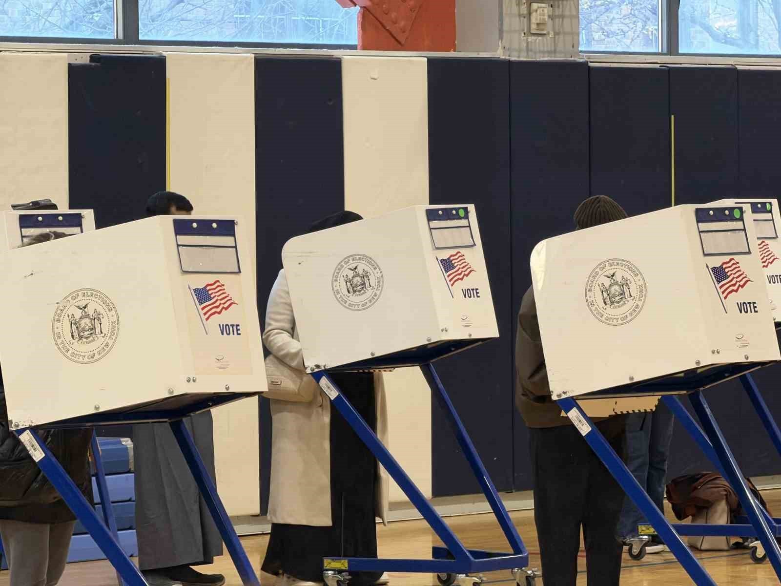 NEW YORK BELEDİYE BAŞKAN ADAYI MAMDANİ OYUNU KULLANDI