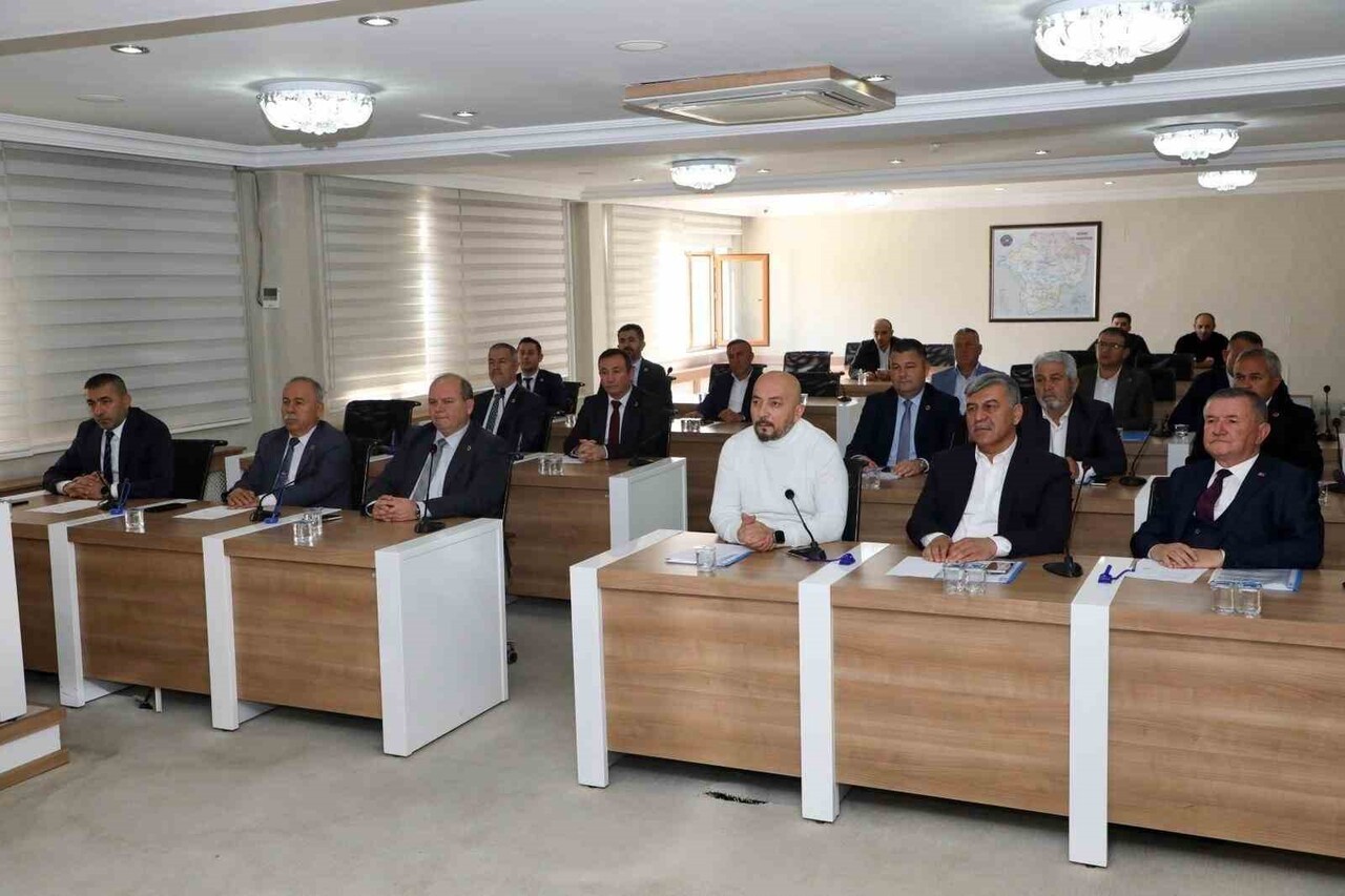 NİĞDE İL ÖZEL İDARESİNİN 2026 MALİ YILI BÜTÇE GÖRÜŞMELERİ, VALİ CAHİT ÇELİK BAŞKANLIĞINDA VE İL...