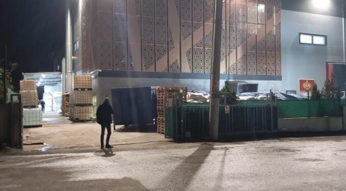 NİLÜFER İLÇESİNDEKİ KAYAPA OSB’DE BİR FABRİKADA ÇIKAN YANGIN KORKUTTU.