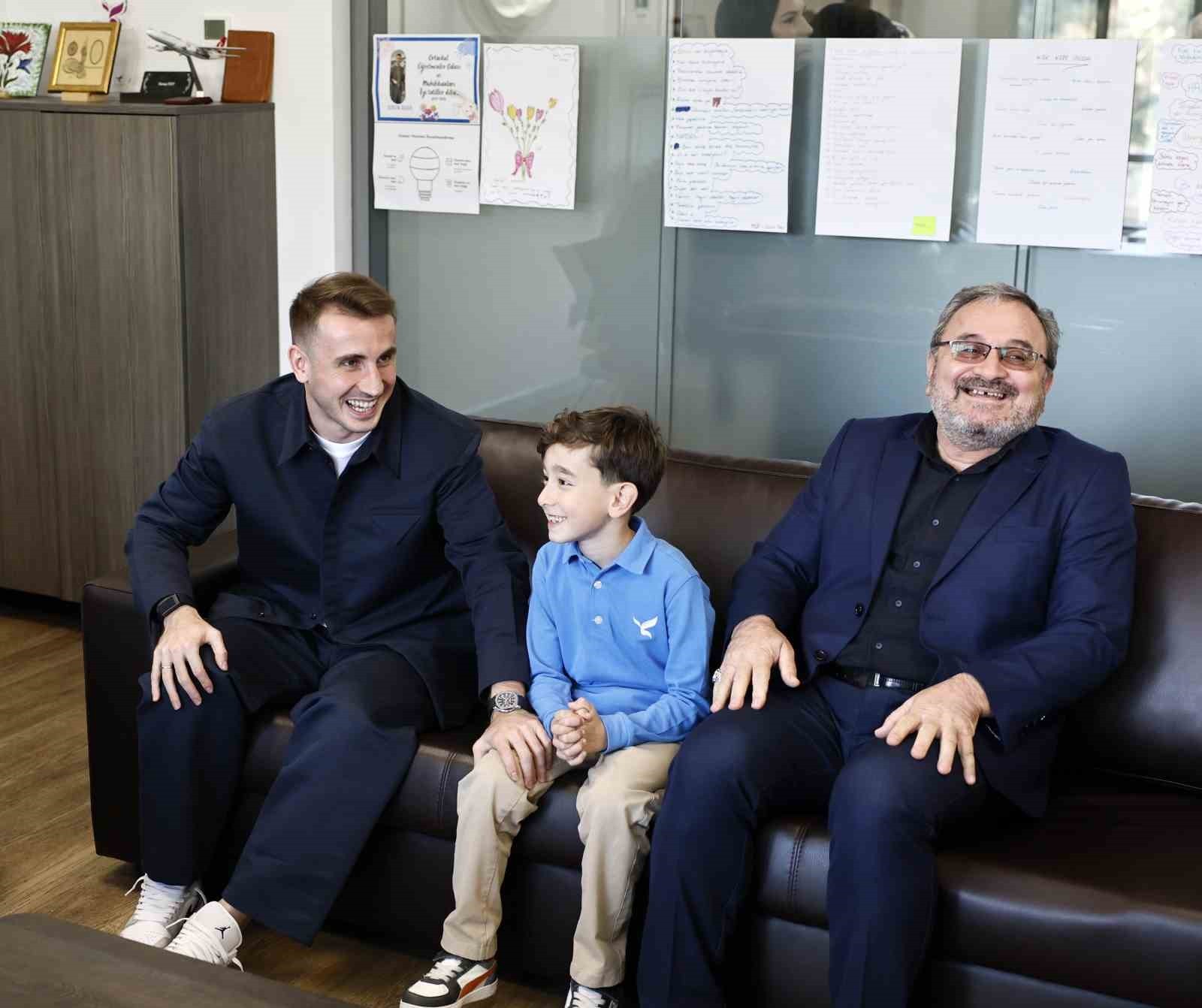 OKUL BAŞKANLIK SEÇİMİNDE "BAŞKAN OLURSAM KEREM AKTÜRKOĞLU’NA MESAJ ATARAK OKULUMUZA GELMESİNİ...