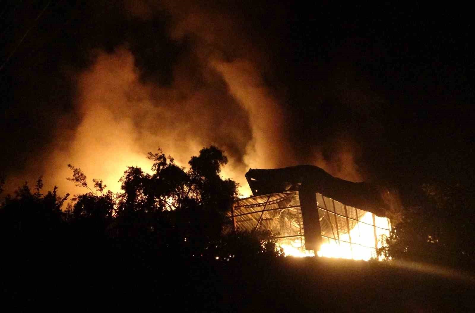 OLAY, 27 AĞUSTOS 2025'TE ERDEMLİ İLÇESİNE BAĞLI KOYUNCU MAHALLESİ TÖRE SOKAK'TA YAŞANMIŞTI....