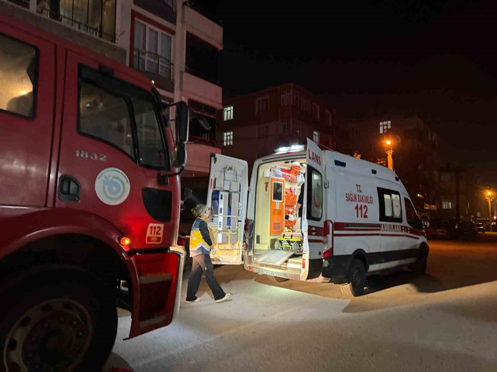 OLAY, KAPAKLI VATAN MAHALLESİ PLEVNE CADDESİ'NDE BULUNAN BİR APARTMANDA MEYDANA GELDİ.