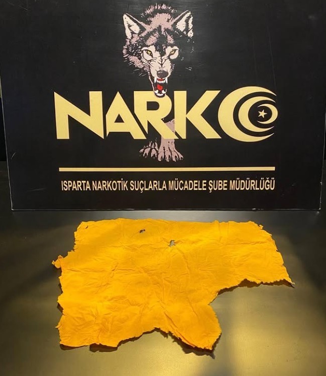 OPERASYONDA 3 BİN 351 ADET KÂĞIDA EMDİRİLMİŞ SENTETİK KANNABİNOİD ELE GEÇİRİLDİ