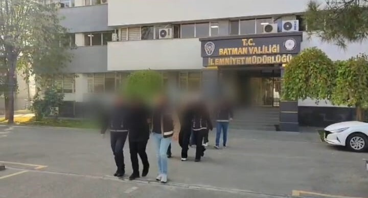 OPERASYONDA GÖZALTINA ALINAN 4 ŞÜPHELİDEN İKİSİ TUTUKLANARAK CEZAEVİNE GÖNDERİLDİ.