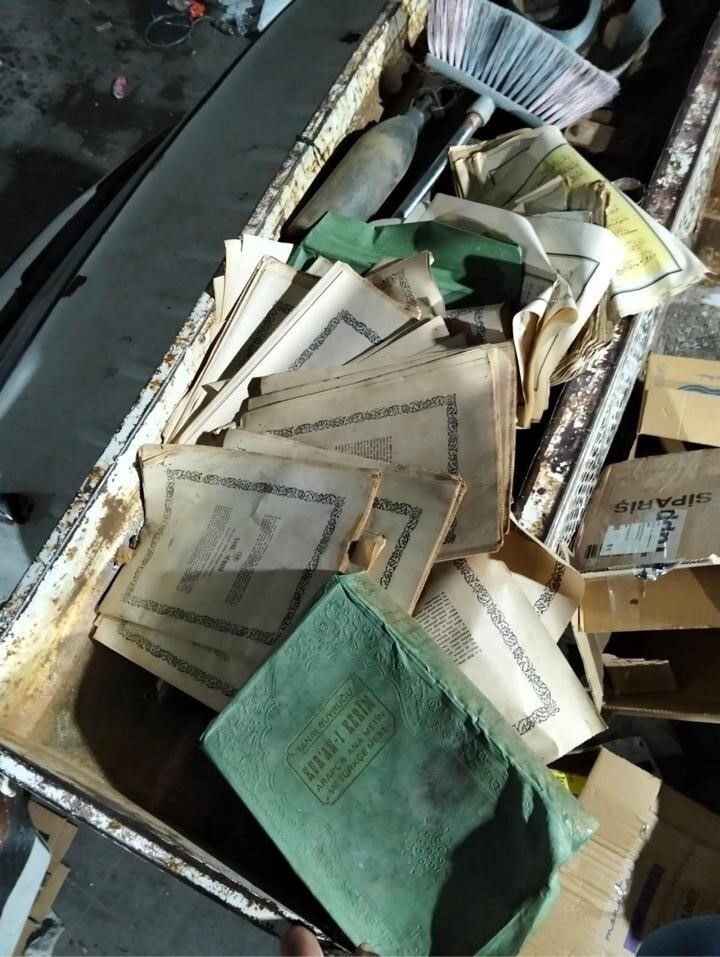 ORDU'DA YOL KENARINDA KUR'AN-I KERİM SAYFALARI BULUNDU