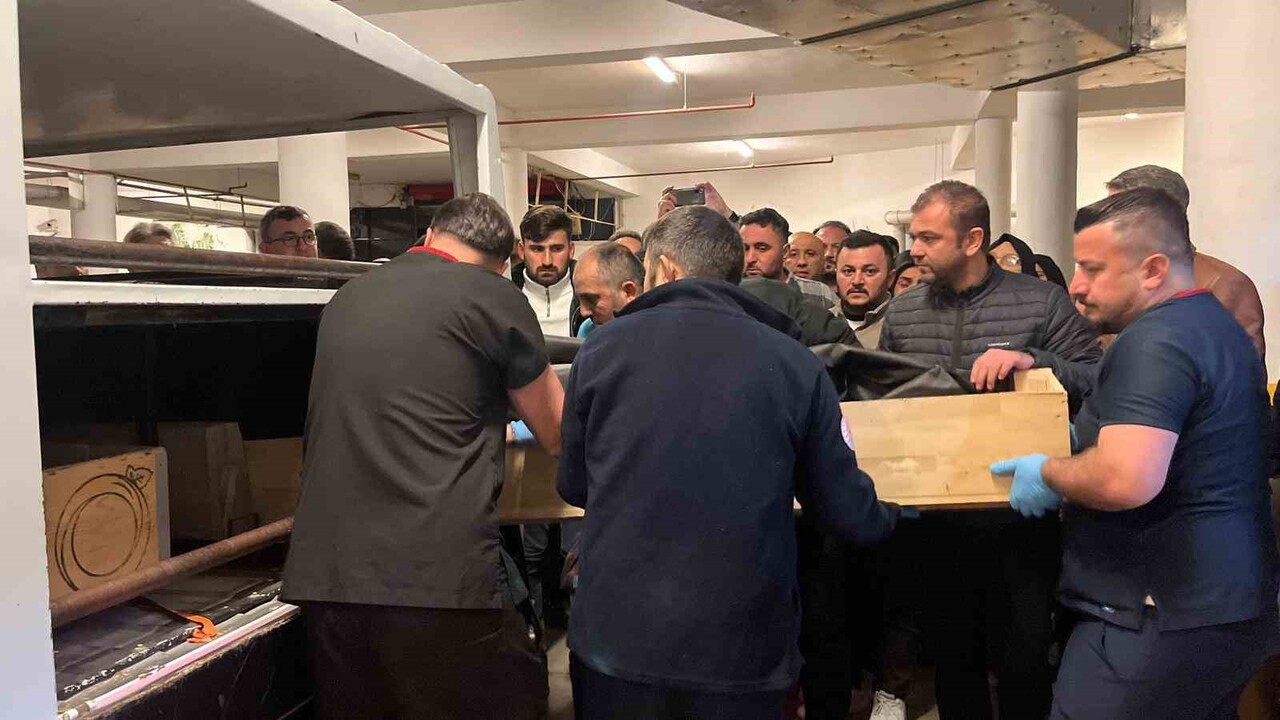 ORDU'NUN ÜNYE İLÇESİNDE 6'INCI SINIF ÖĞRENCİSİ SINIFTA ÇANTASINI ALDIĞI SIRADA BİR ANDA BAYGINLIK...