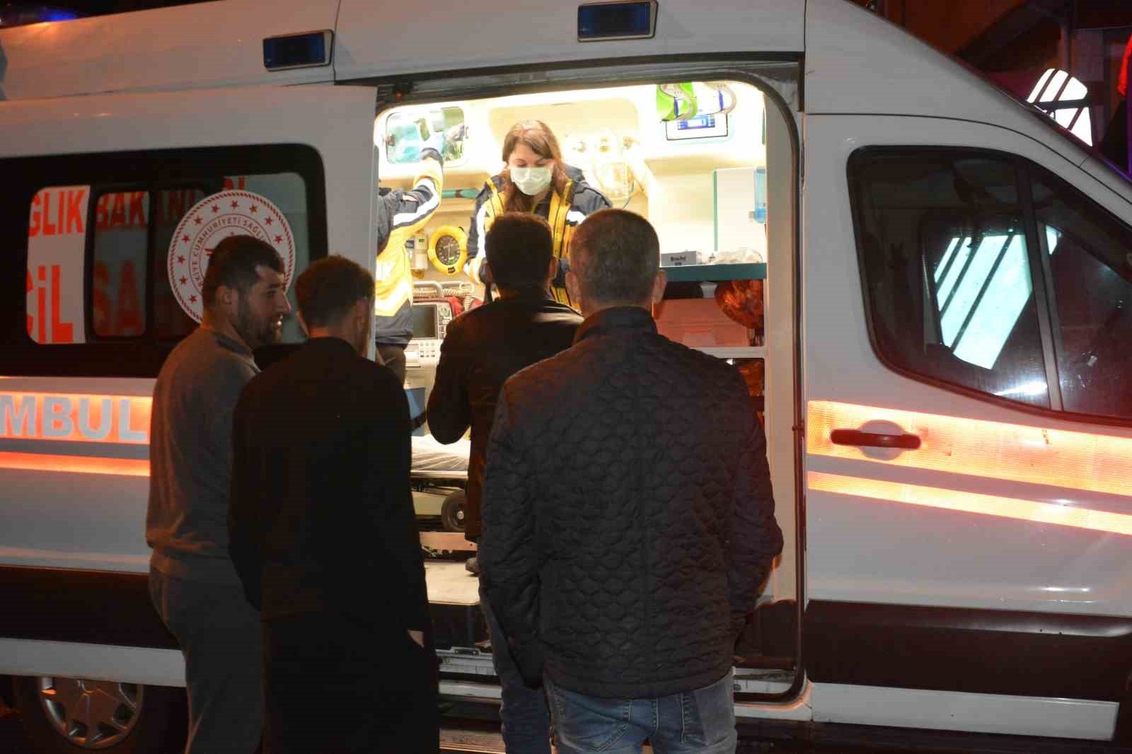 ORDU'NUN ÜNYE İLÇESİNDE, İŞÇİLERİN KALDIĞI 4 KATLI BİR BİNANIN 4'ÜNCÜ KATINDA ELEKTRİKLİ SOBADAN...