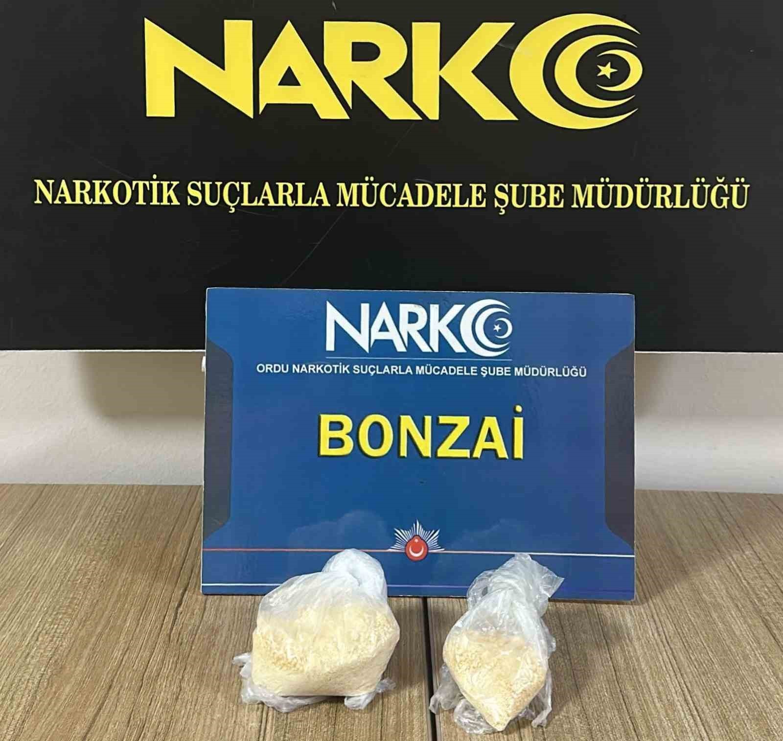 ORDU’DA POLİS EKİPLERİ TARAFINDAN DÜZENLENEN UYUŞTURUCU OPERASYONLARINDA 5 ŞÜPHELİ TUTUKLANDI, 1...