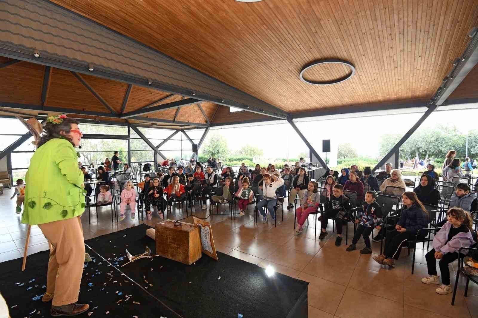 OSMANGAZİ BELEDİYESİ, MİNİKLERİN ARA TATİL SEVİNCİNİ SANATLA ZENGİNLEŞTİRMEK AMACIYLA ‘TOPRAK ANA’...