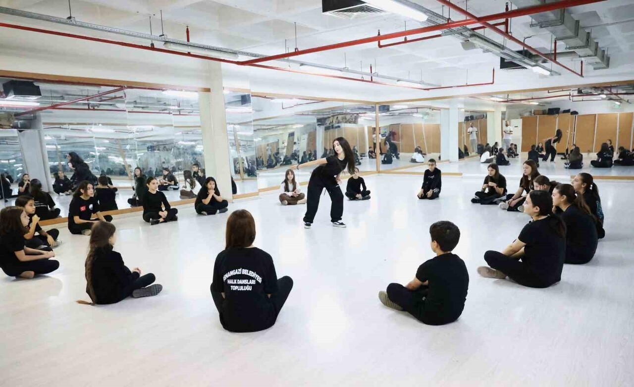 OSMANGAZİ’DE YAŞAYAN HER YAŞTAN BİREYE ÜCRETSİZ EĞİTİM KAPILARI AÇAN OSMANGAZİ BELEDİYESİ...