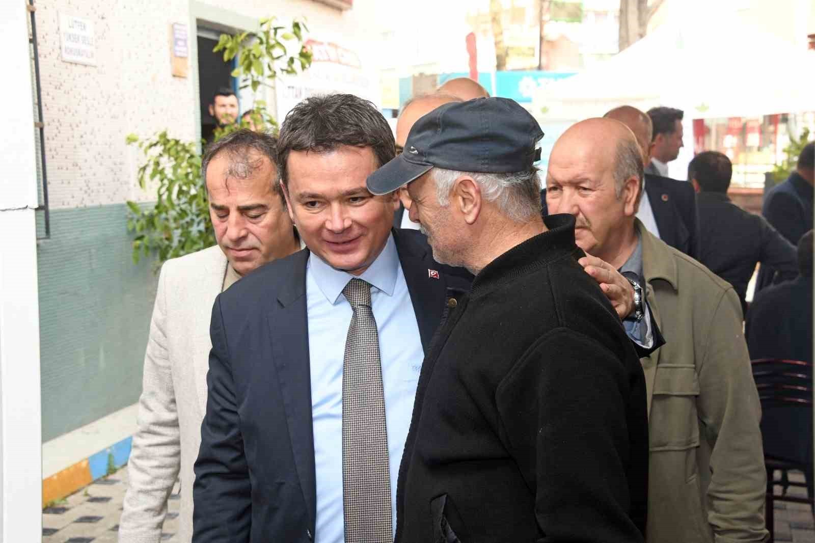 OSMANGAZİ’DE YAŞAYAN VATANDAŞLARIN İSTEK VE TALEPLERİNİ DİNLEYEREK ÇÖZÜM ÖNERİLERİ SUNMAK İÇİN HER...