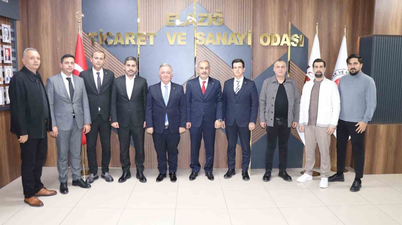 OSMANİYE TİCARET VE SANAYİ ODASI BAŞKANI DEVRİM MURAT AKSOY VE BERABERİNDEKİ YÖNETİM KURULU...