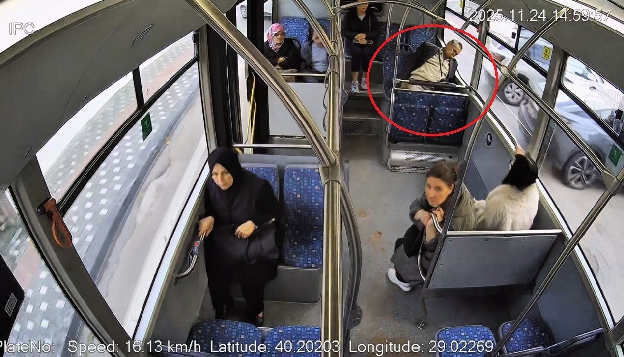 OTOBÜSTE FENALAŞAN ADAM İÇİN ZAMANLA YARIŞ...YOLCULARLA BİRLİKTE ACİLE BÖYLE ÇEKTİ