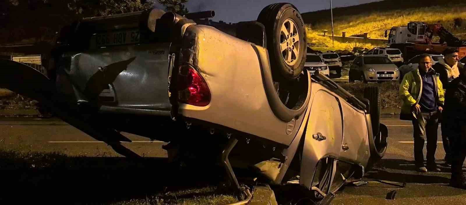 PALANDÖKEN İLÇESİ MEVLANA VADİSİ’NDE SEYİR HALİNDE OLAN 25 ABH 992 PLAKALI KAMYONET, GÖRGÜ...