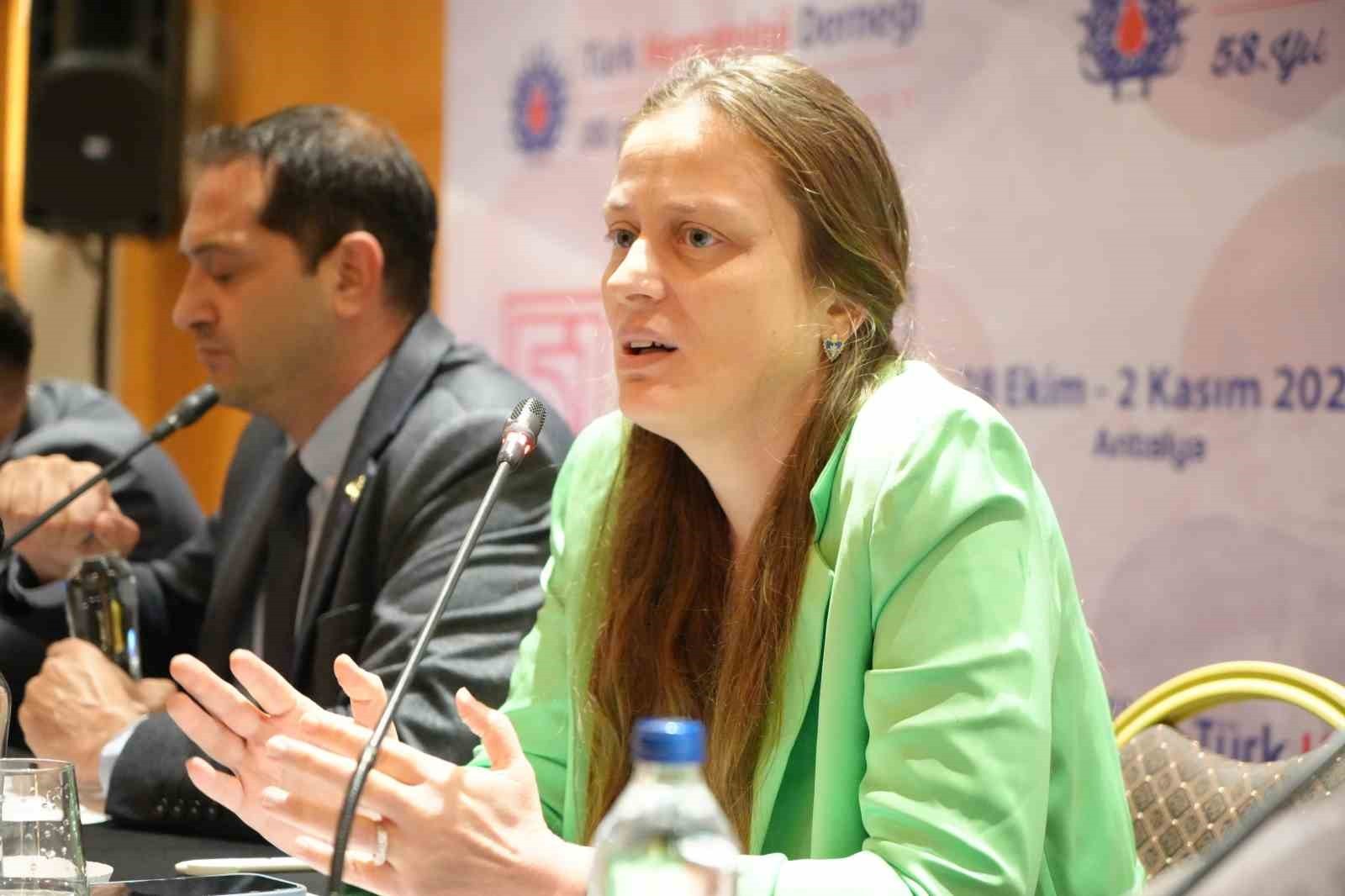 PROF. DR. ŞULE ÜNAL CANGÜL, TÜRK HEMATOLOJİ DERNEĞİ TARAFINDAN DÜZENLENEN 51. ULUSAL HEMATOLOJİ...