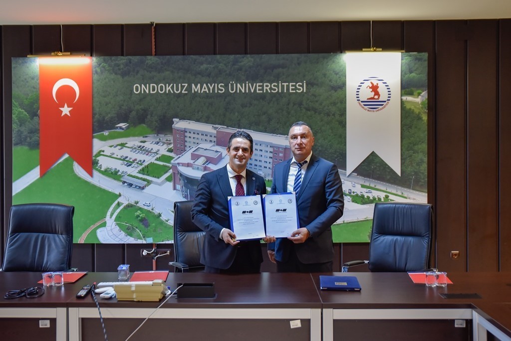 PROTOKOL, REKTÖR YARDIMCISI PROF. DR. ÇETİN KURNAZ İLE AZİZ ATİK FEN LİSESİ MÜDÜRÜ MURAT BOZTEPE...