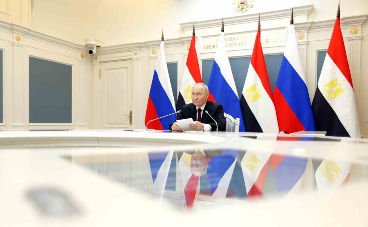 PUTİN VE ES-SİSİ MISIR’DA İNŞA EDİLEN EL-DABAA NÜKLEER SANTRALİ İÇİN DÜZENLENEN TÖRENE...