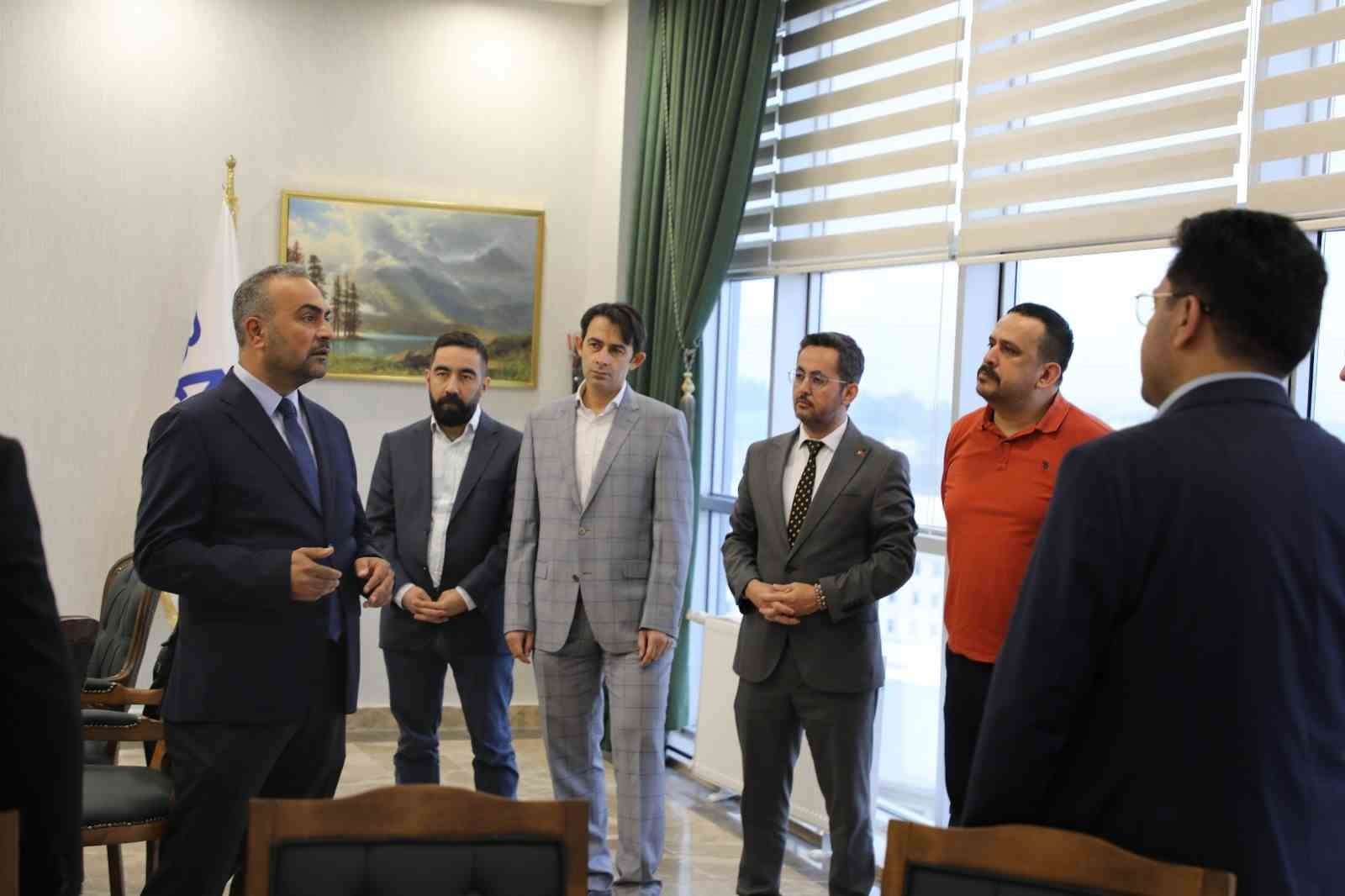 REKTÖR AKKAYA, BARÜ’LÜ "DÜNYANIN EN ETKİLİ BİLİM İNSANLARI" İLE BİR ARAYA GELDİ