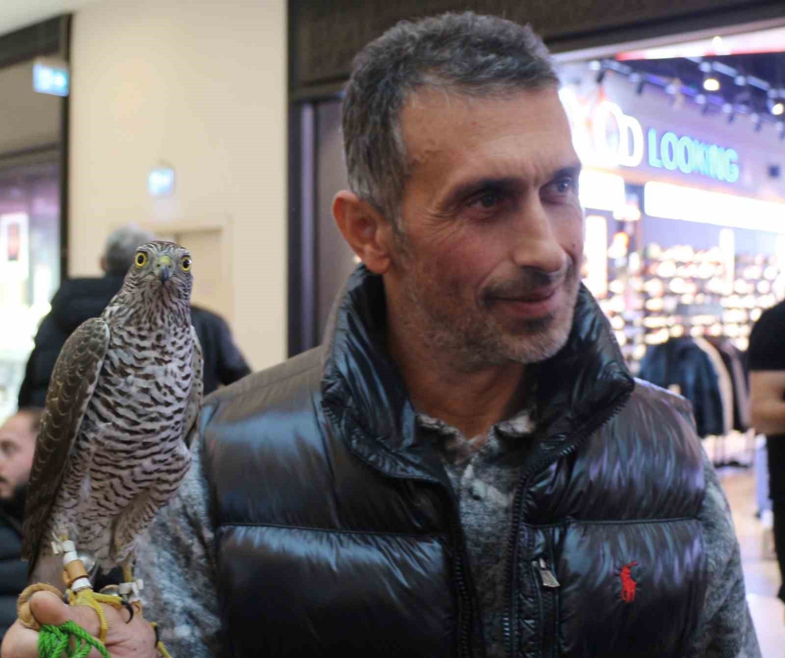 RİZE’DE DÜZENLENEN ORGANİZASYONLA ATMACALAR BİR ALIŞVERİŞ MERKEZİNDE KENDİLERİ İÇİN DÜZENLENEN...