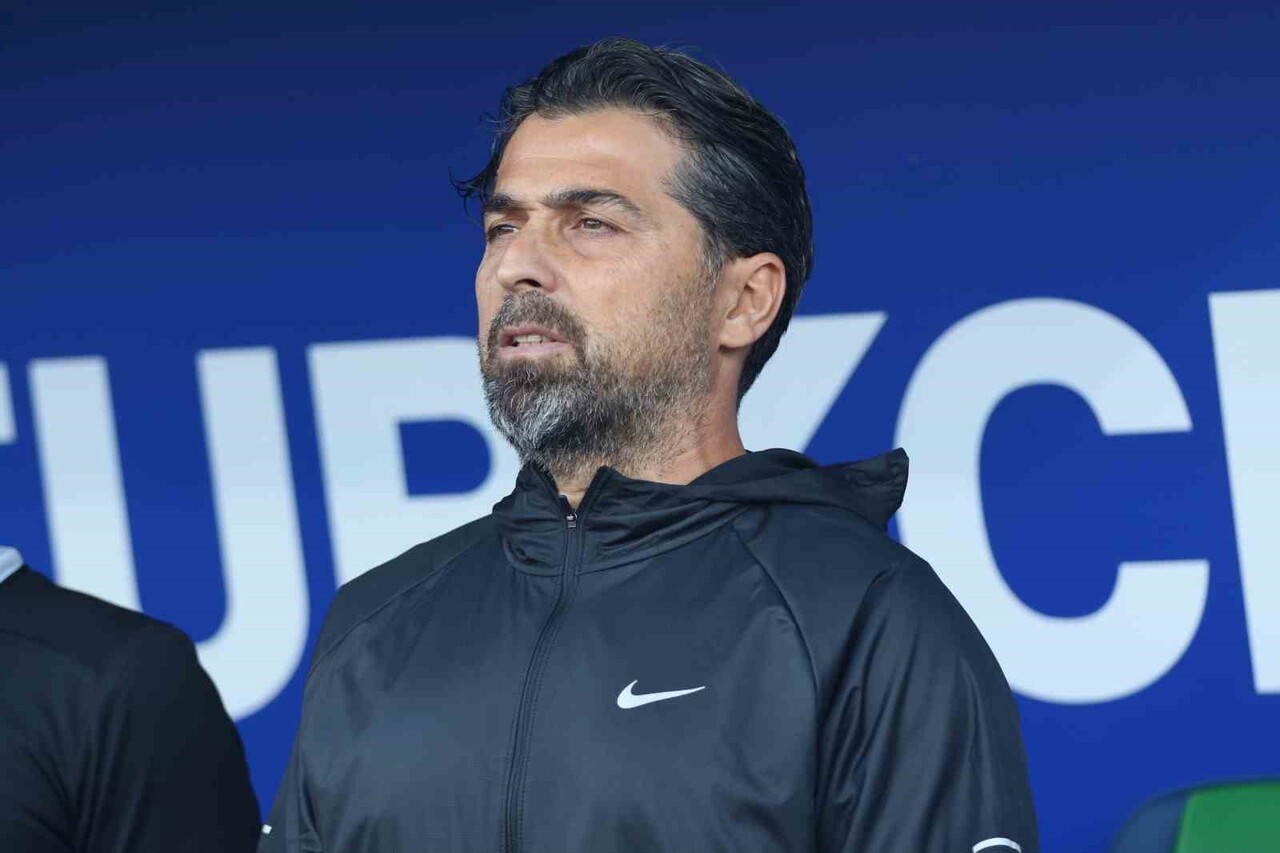 RİZESPOR TEKNİK DİREKTÖRÜ İLHAN PALUT, TAKIMIN YENİ BİR SESE İHTİYACI OLDUĞUNU BELİRTEREK...