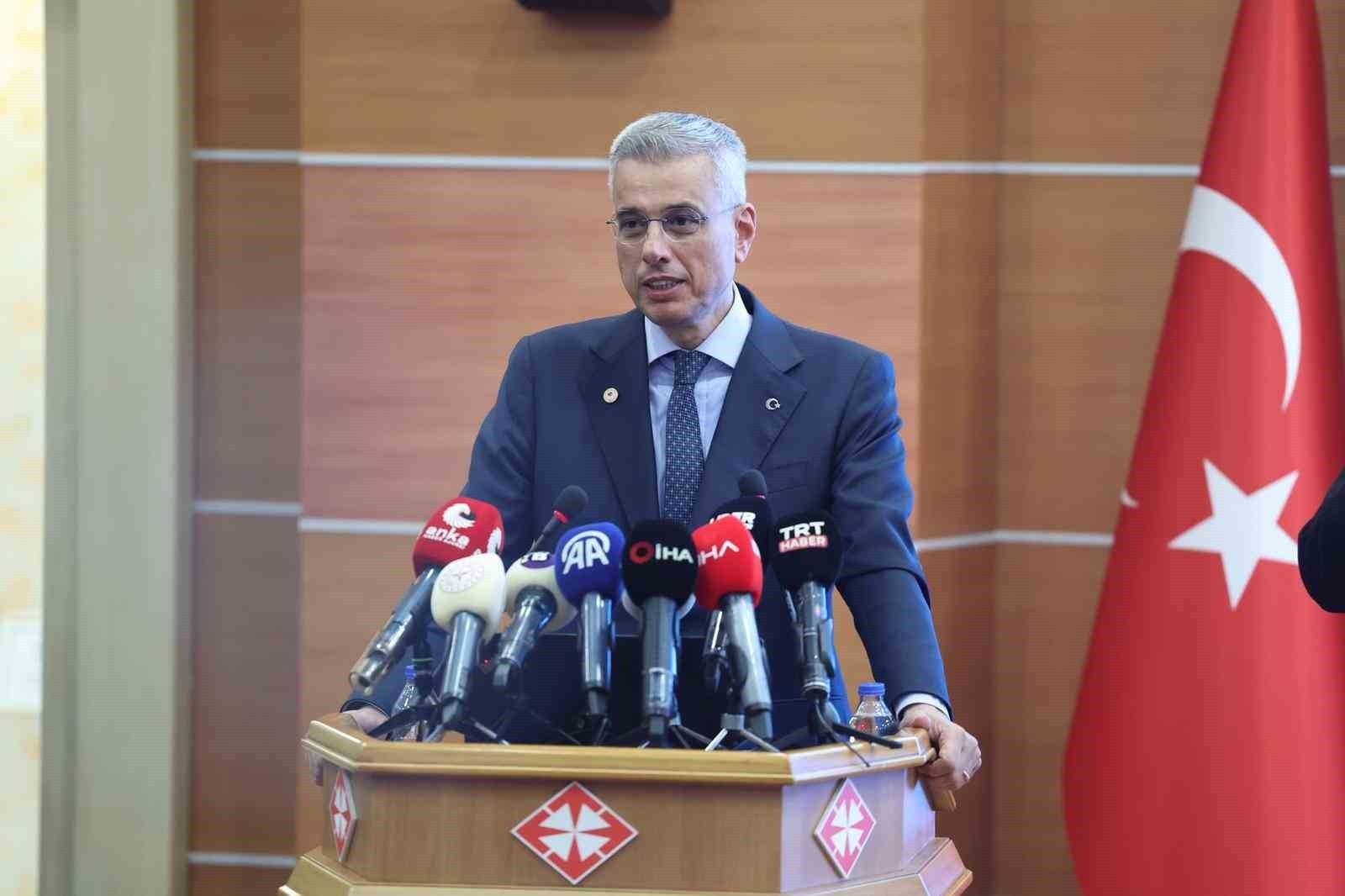 SAĞLIK BAKANI KEMAL MEMİŞOĞLU, "2000 YILINDA TOPLAM 200 KARACİĞER NAKLİ YAPILAN VE 6 NAKİL MERKEZİ...