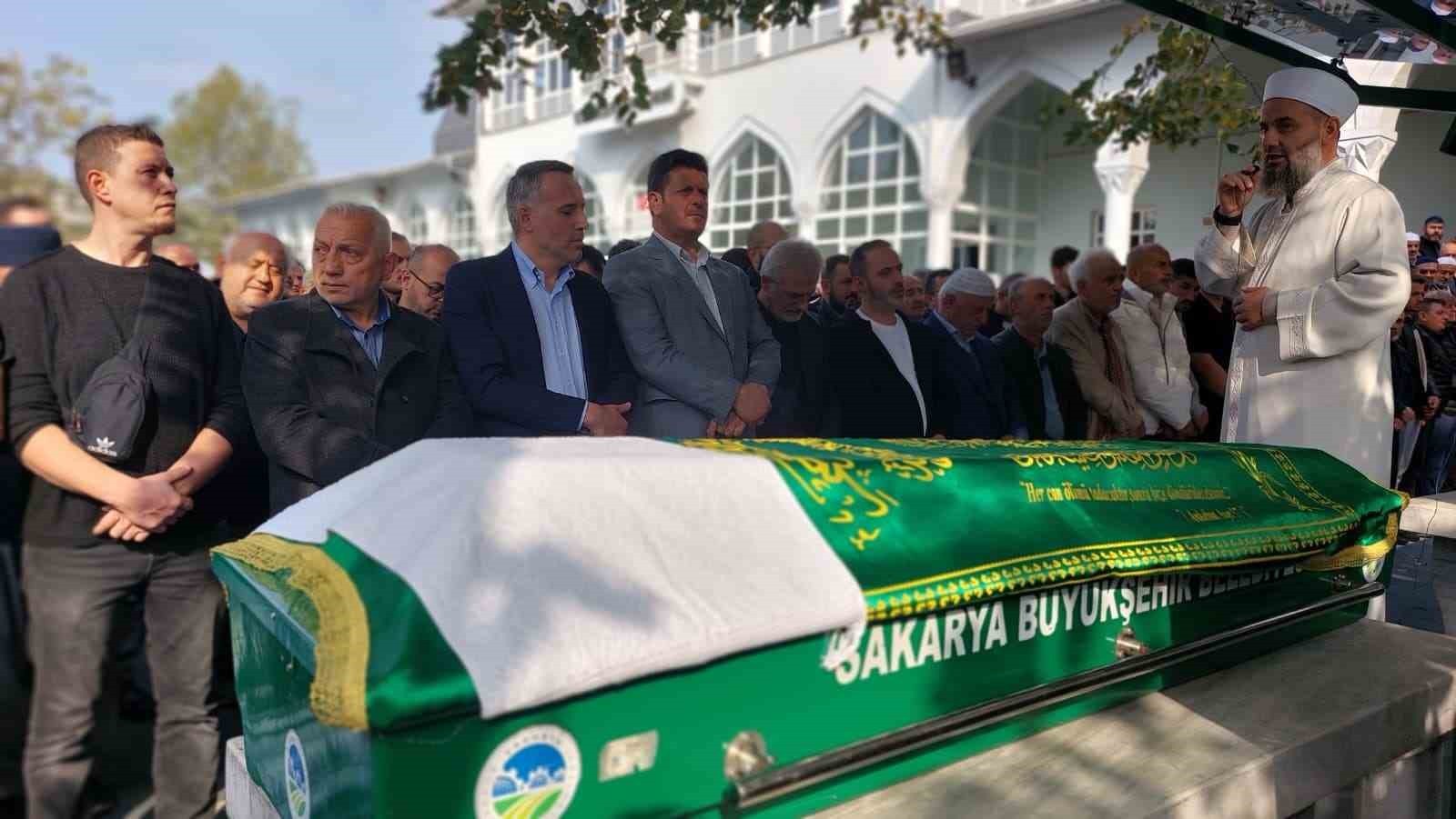 SAKARYA'NIN AKYAZI İLÇESİNDE ZİYARETE GELEN ENİŞTESİ TARAFINDAN EVİNDE ÖLÜ BULUNAN 63 YAŞINDAKİ...