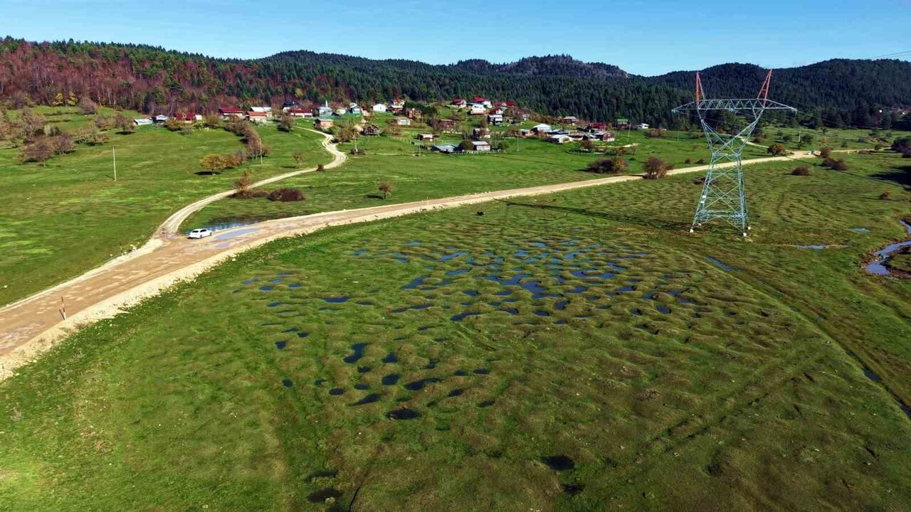 SAKARYA'NIN TARAKLI İLÇESİNDE BULUNAN KARAGÖL YAYLASI, HAVADAN ÇEKİLEN GÖRÜNTÜLERLE DOĞAL...