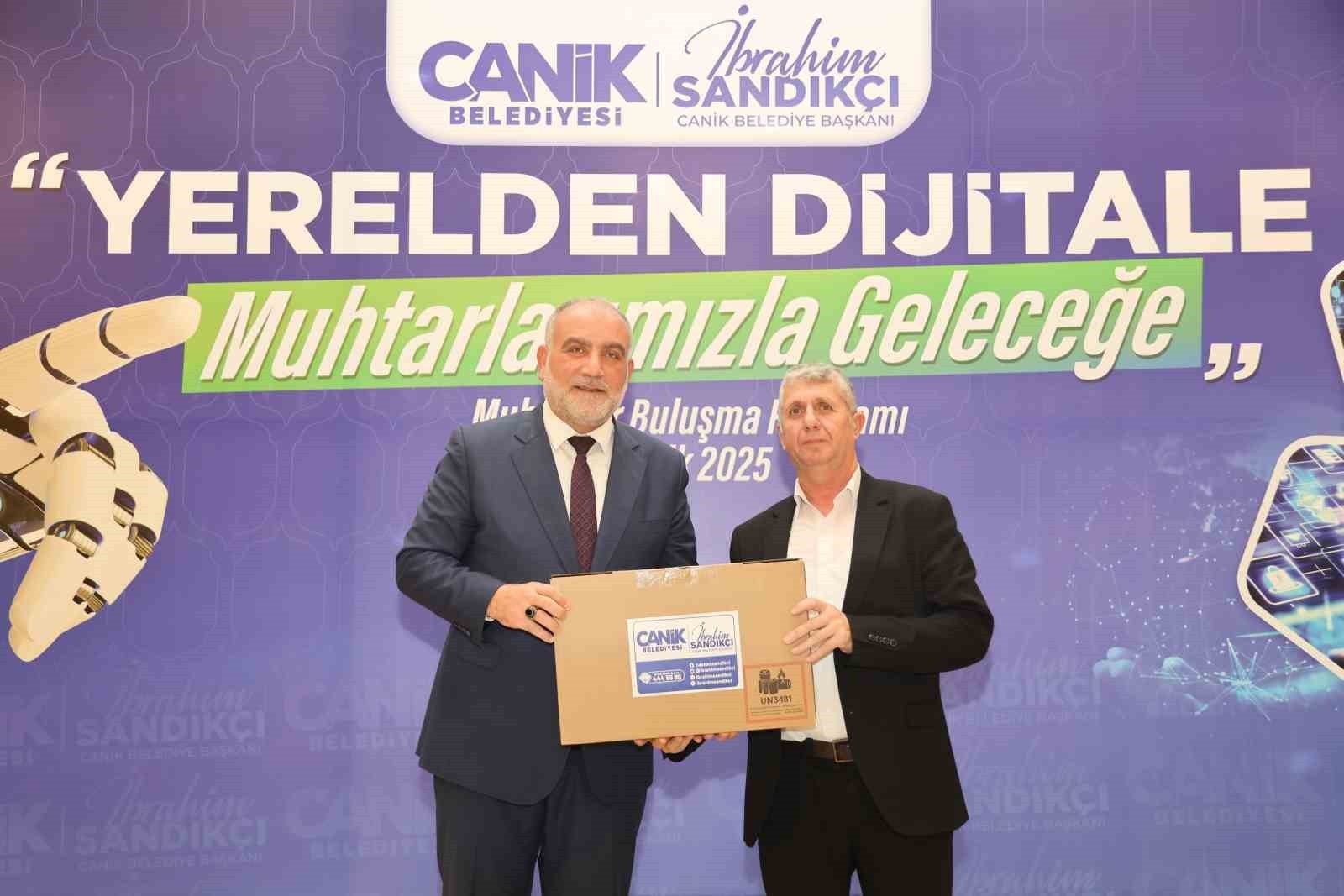 SAMSUN’UN CANİK BELEDİYE BAŞKANI İBRAHİM SANDIKÇI (SOLDA)