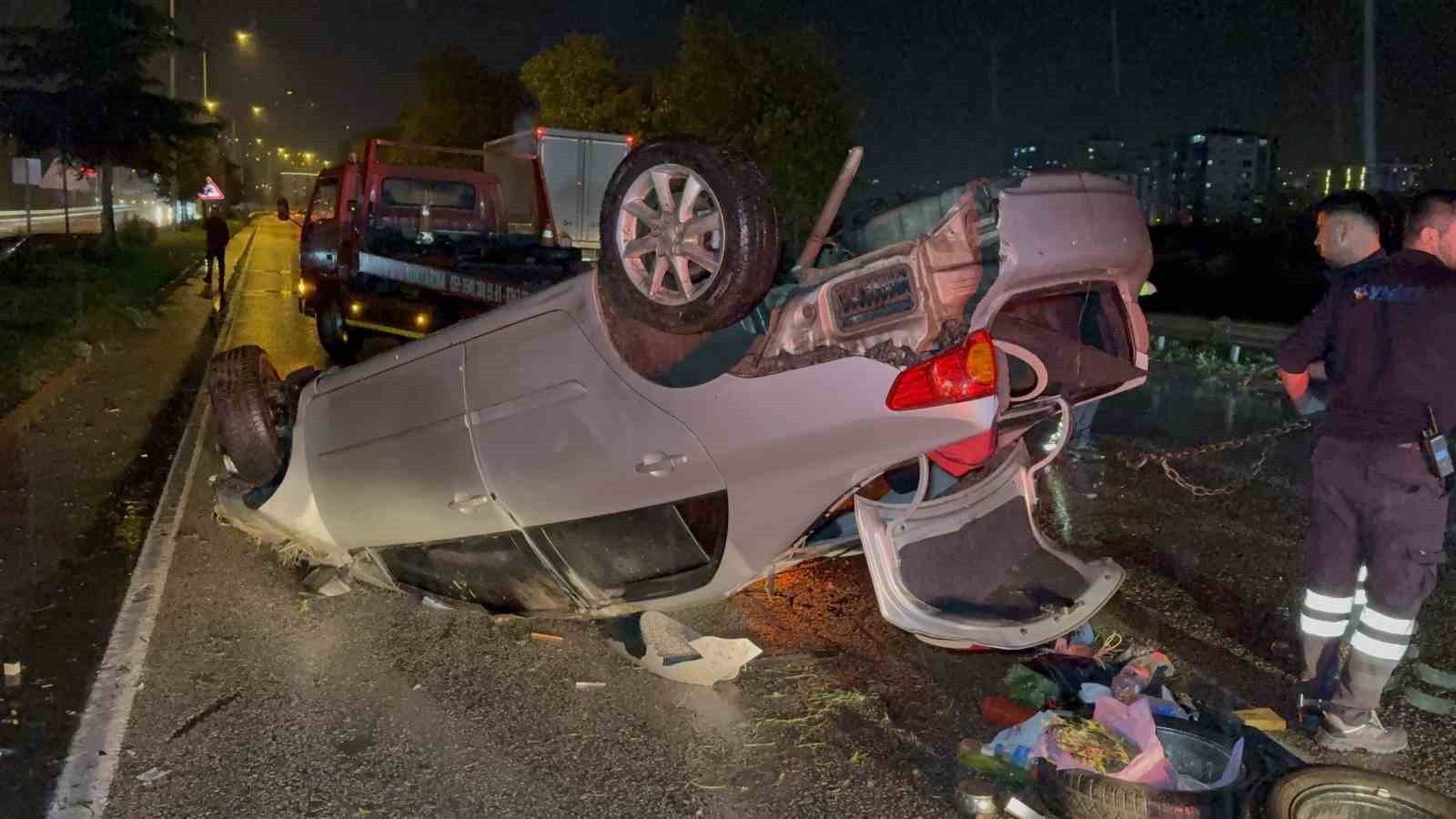 SAMSUN’UN CANİK İLÇESİNDE YAĞIŞ NEDENİYLE KONTROLDEN ÇIKAN OTOMOBİLİN TAKLA ATMASI SONUCU HURDAYA...