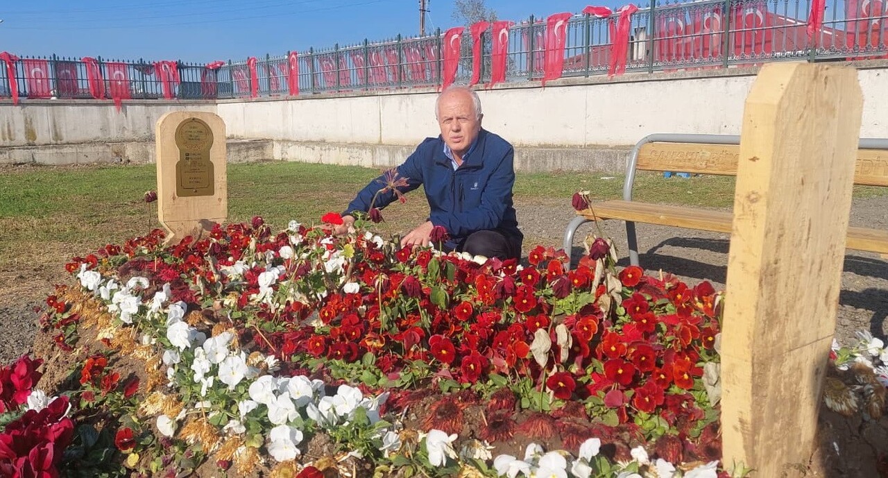 SAMSUN’UN TEKKEKÖY İLÇESİNDE 14 KASIM CUMA GÜNÜ DÜZENLENEN ASKERİ TÖRENLE DEFNEDİLEN EMRE...
