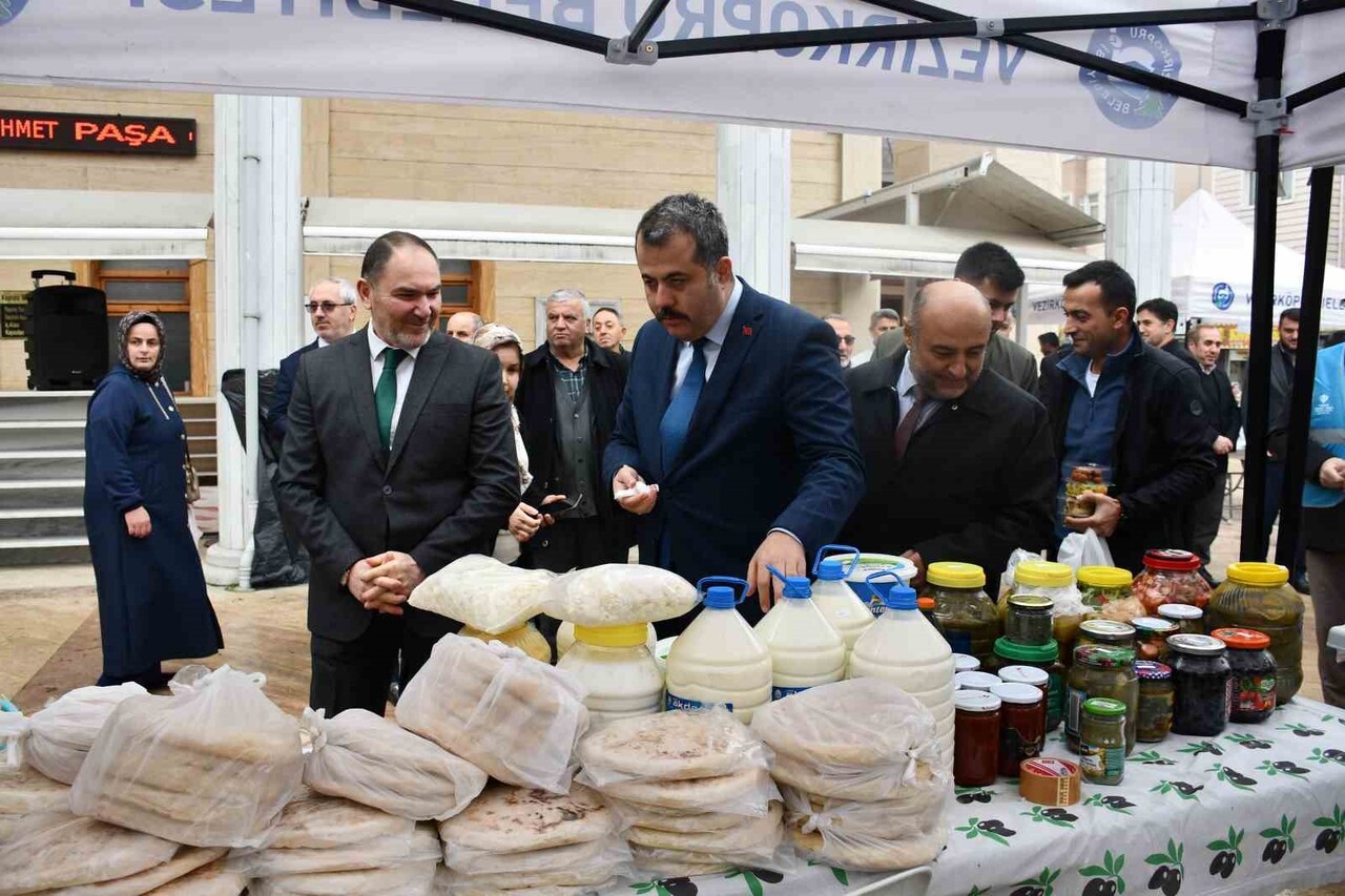 SAMSUN’UN VEZİRKÖPRÜ İLÇESİNDE İLÇE MÜFTÜLÜĞÜ TARAFINDAN “GAZZE HAYIR ÇARŞISI”...