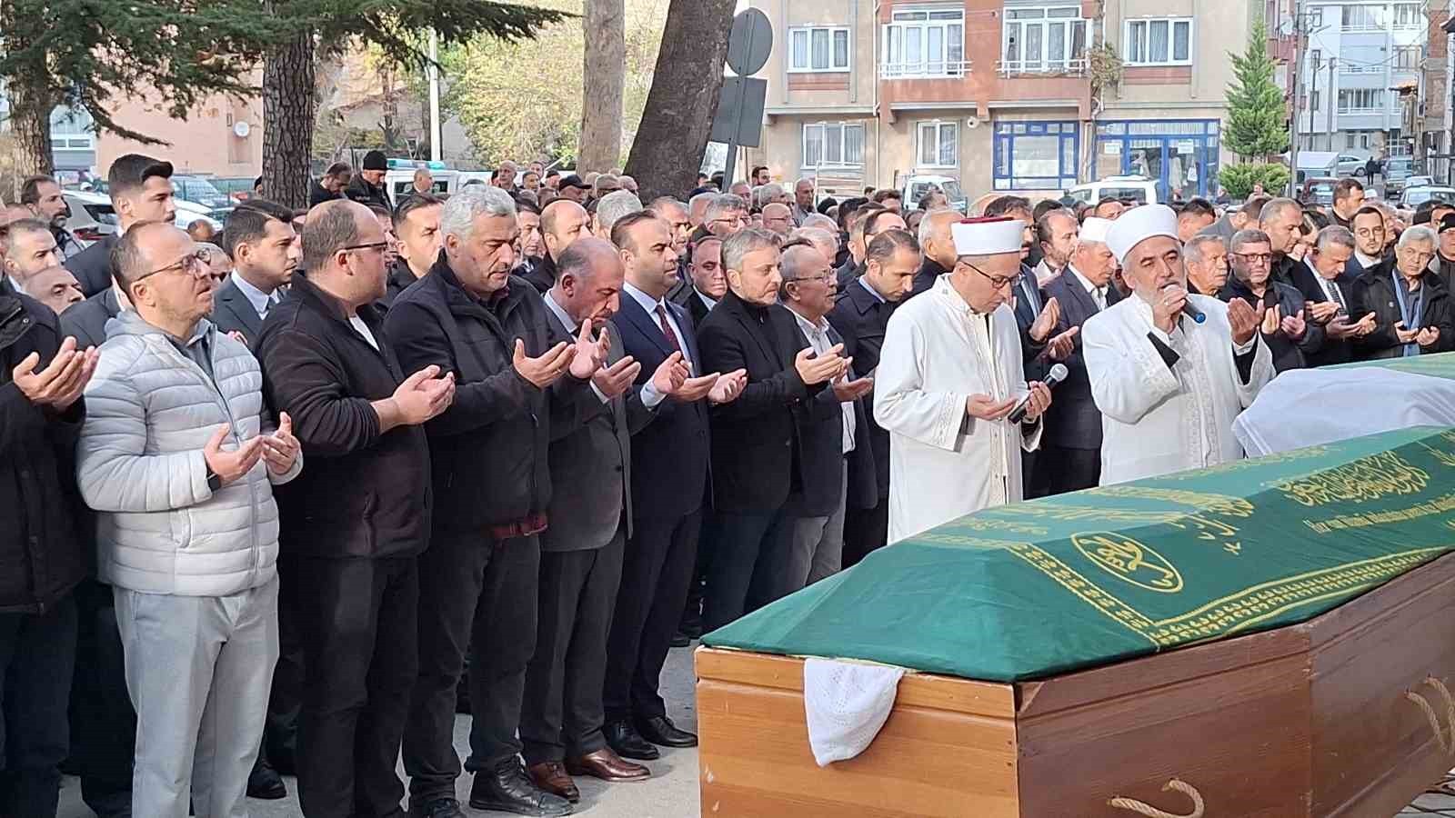 SANAYİ VE TEKNOLOJİ BAKAN YARDIMCISI ZEKERİYA COŞTU'NUN VEFAT EDEN ANNESİNİN CENAZESİ, ÇORUM'UN...