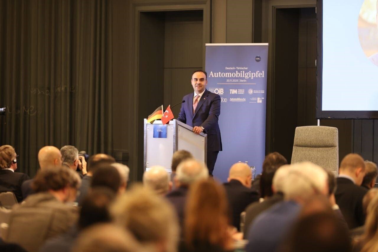 SANAYİ VE TEKNOLOJİ BAKANI MEHMET FATİH KACIR, BERLİN'DE ALMAN ŞİRKETLERİNE ÇAĞRIDA BULUNARAK...