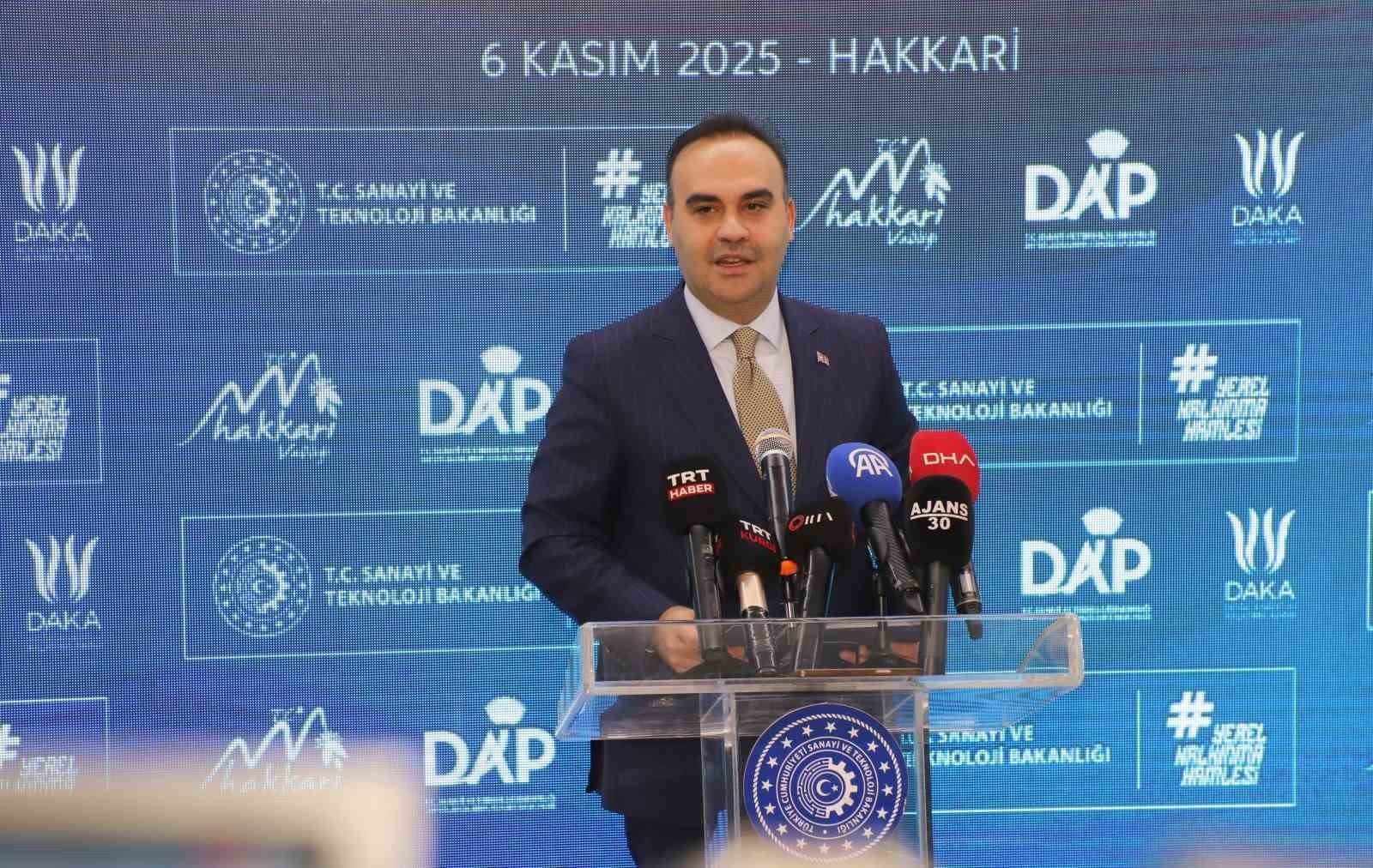 SANAYİ VE TEKNOLOJİ BAKANI MEHMET FATİH KACIR, HAKKARİ'DE DOĞU ANADOLU PROJESİ (DAP) VE DOĞU...