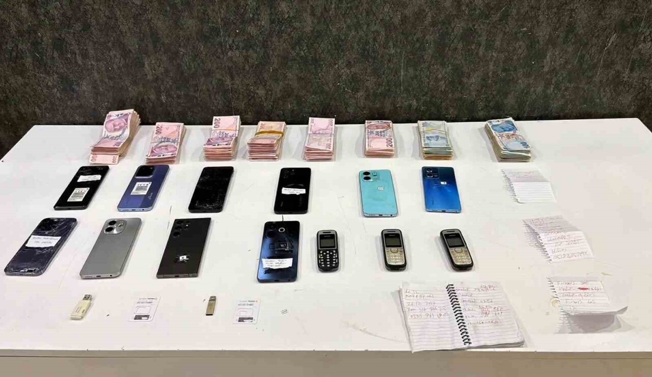 ŞANLIURFA'DA TELEFONLA DOLANDIRICILIK OPERASYONU: 9 TUTUKLAMA