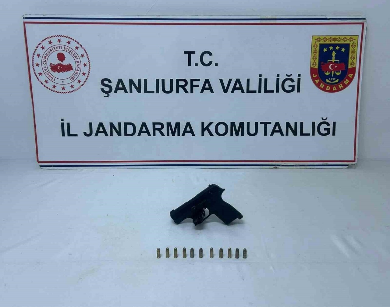 ŞANLIURFA’DA 5 RUHSATSIZ SİLAH ELE GEÇİRİLDİ