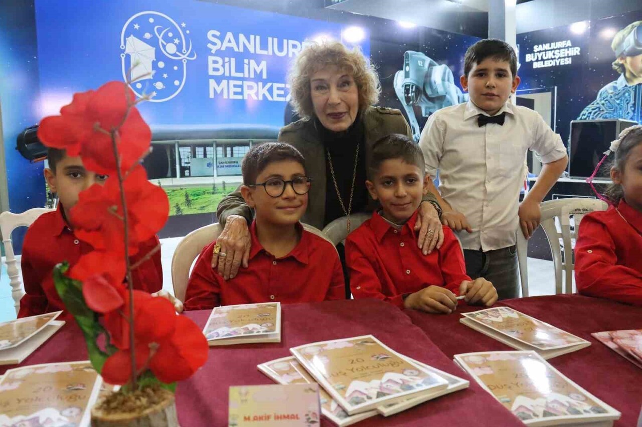 ŞANLIURFA’DA MİNİKLERİN KALEME ALDIĞI "20 DÜŞ YOLCULUĞU" KİTABI OKUYUCUYLA BULUŞTU